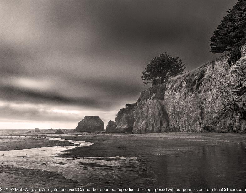 _MG_7001_Frazier river_tonemapped-BW